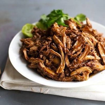 Honey Glazed Crockpot Chicken Adobo - simple pantry ingredients, hardly any hands-on time, 200 calories. | https://trim-life.today
