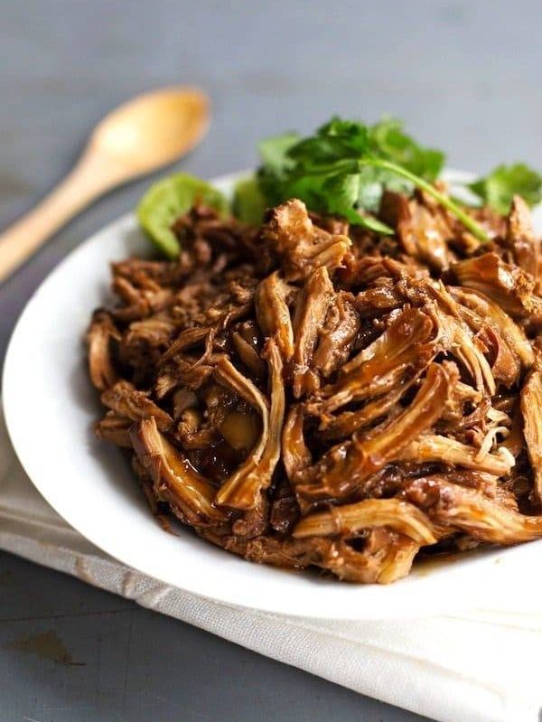 Honey Glazed Crockpot Chicken Adobo - simple pantry ingredients, hardly any hands-on time, 200 calories. | https://trim-life.today