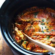 Super Easy Skinny Veggie Crockpot Lasagna - a handful of simple ingredients for a healthy family dinner. | https://trim-life.today